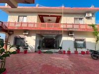 Spot On Vidhi Villa 