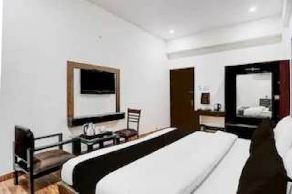 Townhouse Oak Banaras Railway Station, Cantonment, Varanasi