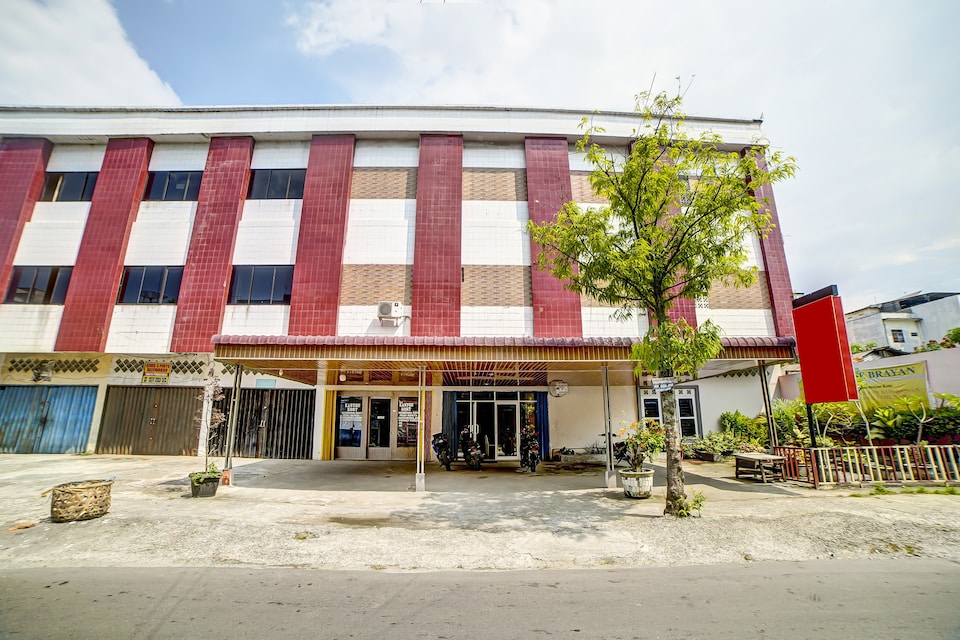 Hotel O near Citraland formerly Brayan Guest House, Medan, Medan