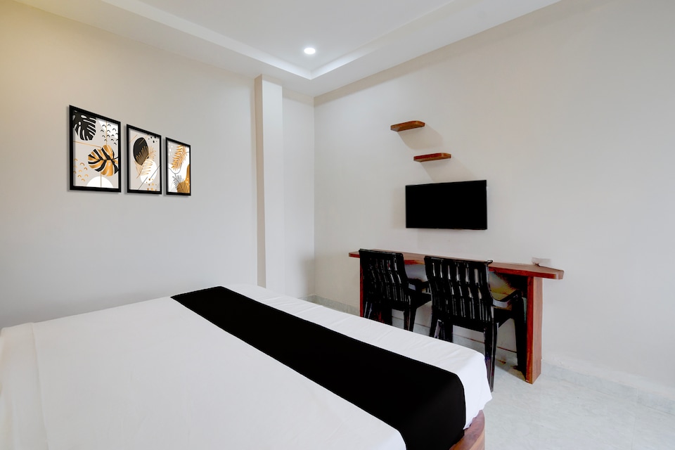 Hotel O Moonlight Luxury Rooms , Huzurabad, Huzurabad