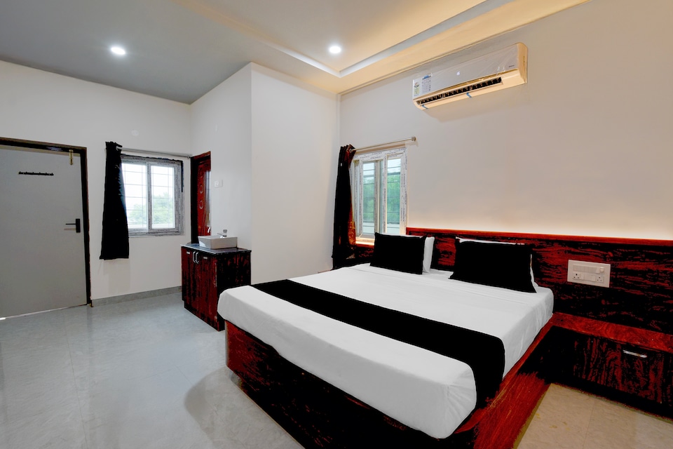 Hotel O Moonlight Luxury Rooms , Huzurabad, Huzurabad