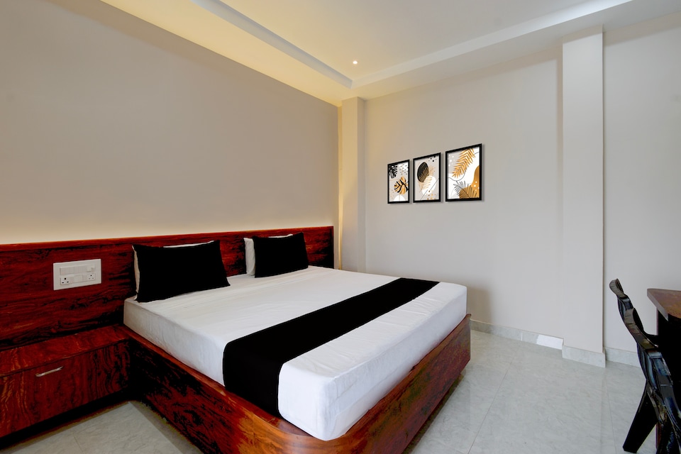 Hotel O Moonlight Luxury Rooms , Huzurabad, Huzurabad