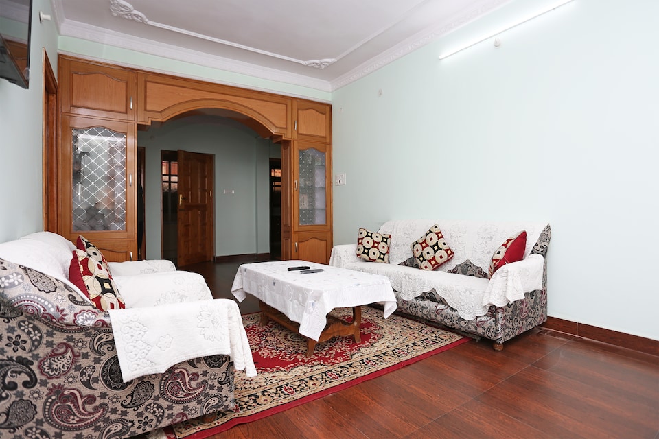 OYO Home 15192 Royal 3BHK, Chotta Shimla, Shimla
