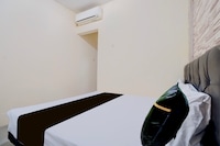 Hotel O near Ciputra Hospital formerly Veloura Living Citraland