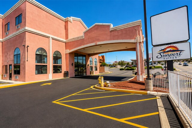 Sunport Suites near Albuquerque Airport I 25