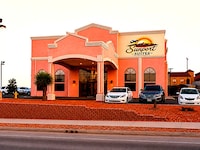 Sunport Suites near Albuquerque Airport I 25