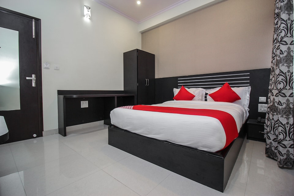 OYO 15218 Hotel Omaira, Vaishali Nagar Jaipur, Jaipur