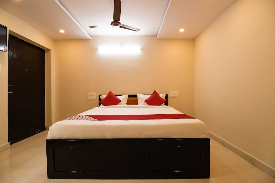 Hotel O CHHATRAPATI RESIDENCY , Kapila Theertham Tirupati, Tirupati