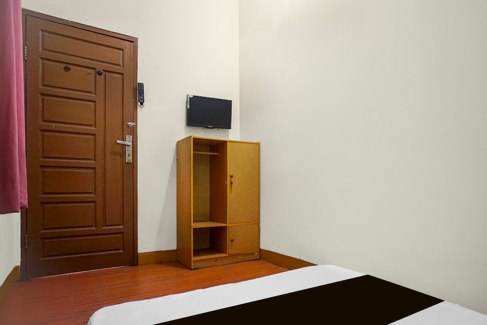 Hotel O near Universitas Negeri Medan formerly Rose Guest House, Medan, Medan