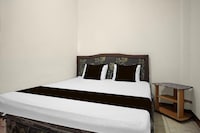 Hotel O near Universitas Negeri Medan formerly Rose Guest House