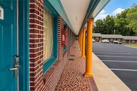 Imperial Motel Near Marion HWY 76