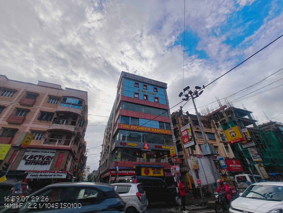 Hotel O Hindustan tower guest house , VIP Road Kolkata, Kolkata
