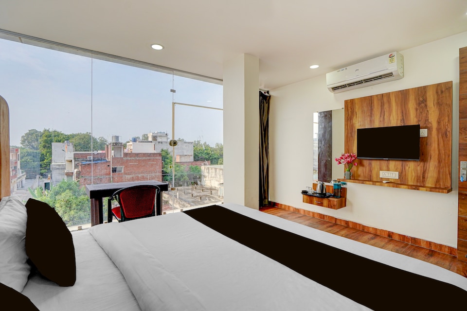 Townhouse Oak Govindpuri Station Formerly Montto Plaza, Govind Nagar Kanpur, Kanpur
