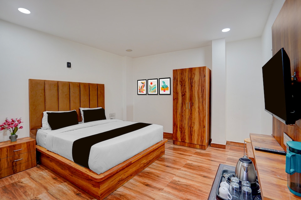 Townhouse Oak Govindpuri Station Formerly Montto Plaza, Govind Nagar Kanpur, Kanpur