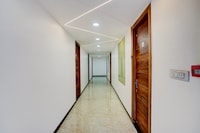 Townhouse Oak Govindpuri Station Formerly Montto Plaza