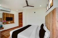 Townhouse Oak Govindpuri Station Formerly Montto Plaza