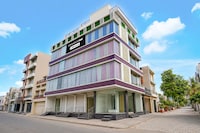 Townhouse Oak Govindpuri Station Formerly Montto Plaza
