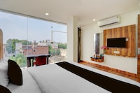 Townhouse Oak Govindpuri Station Formerly Montto Plaza