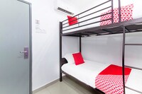 OYO 330 Cchinee Hotel