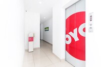 OYO 330 Cchinee Hotel