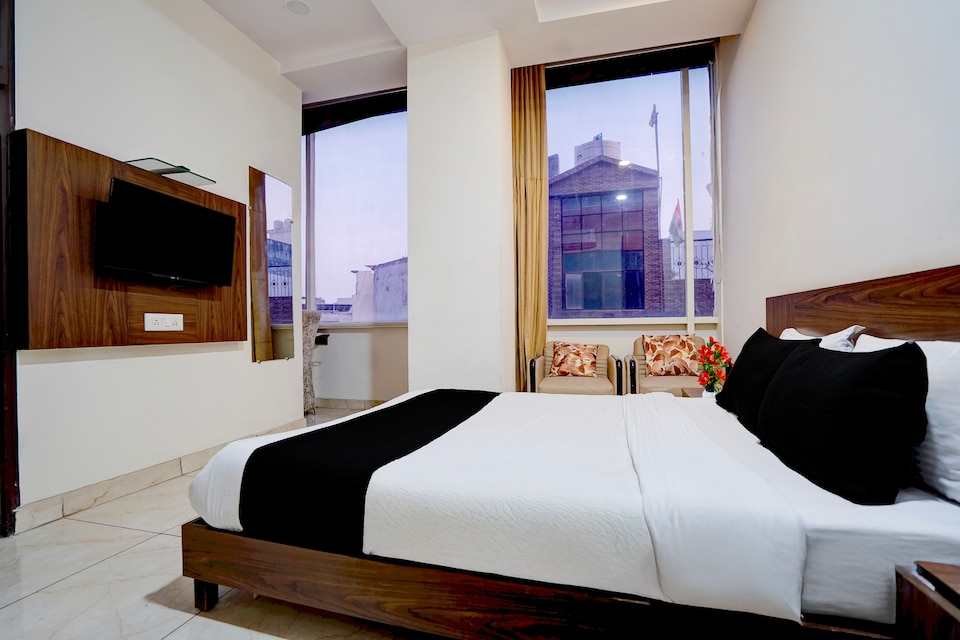 Townhouse Dashrathpuri Metro Formerly Elegant Palace, Dwarka Delhi, Delhi