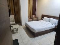 Townhouse Dashrathpuri Metro Formerly Elegant Palace
