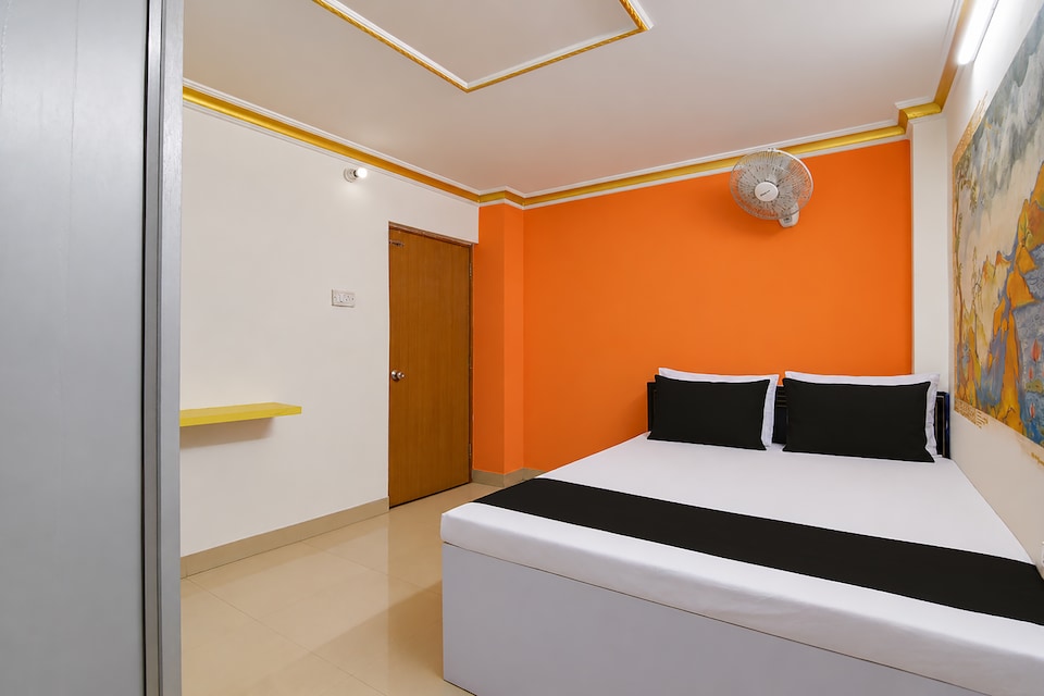 SPOT ON BADHUYA GUEST HOUSE, VIP Road Kolkata, Kolkata