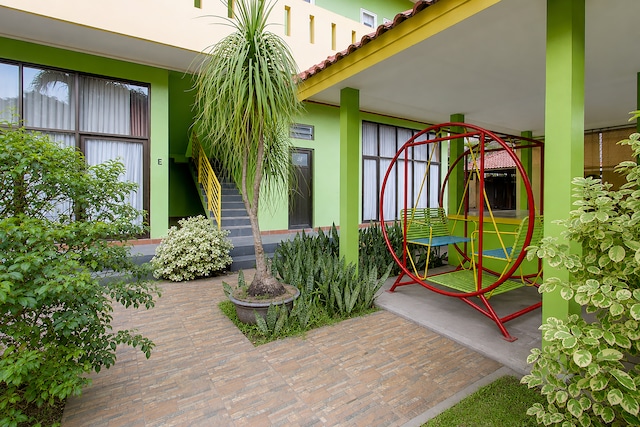 OYO 95373 Giriwardoyo Family Guest House