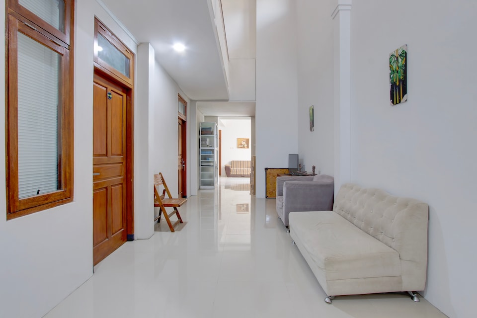 OYO 95374 Omah Ngentak Family Guest House, Banguntapan, Yogyakarta