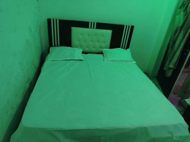 Hotel O Red belly hotel