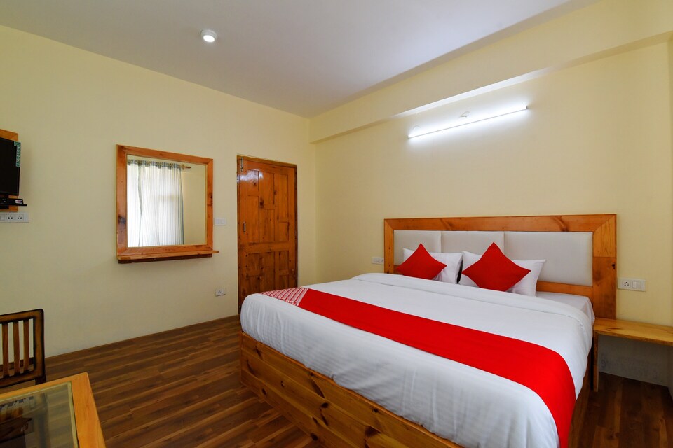 prop live with new code - mnl1001, Naggar Road, Manali