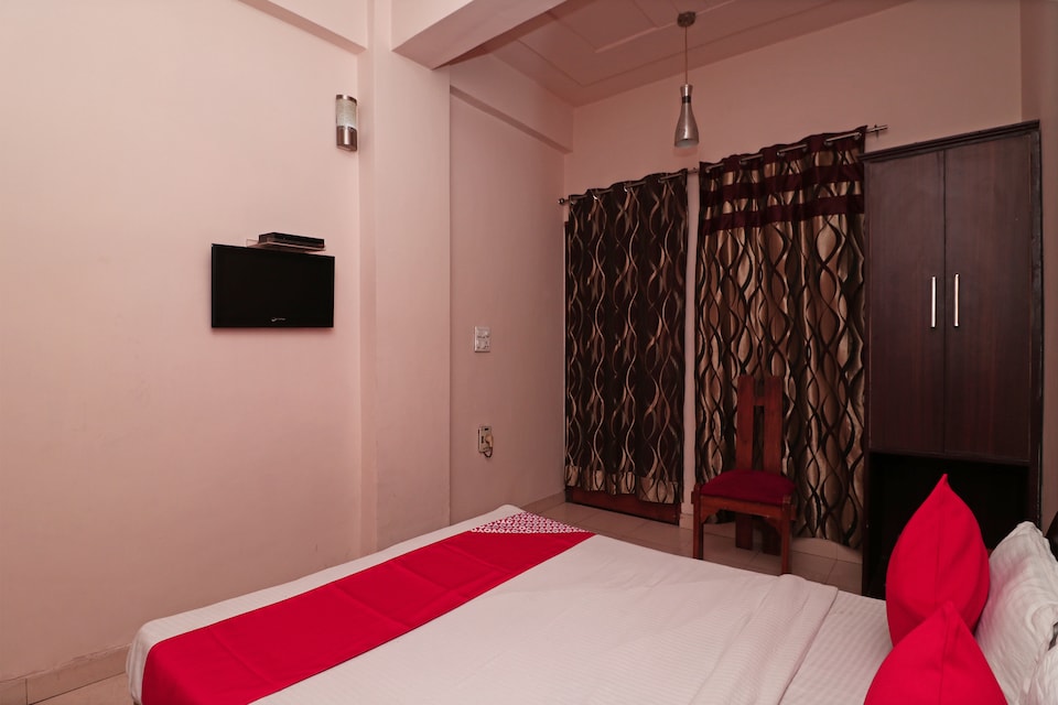 OYO 15249 Hotel Days Inn, Meerut, Meerut