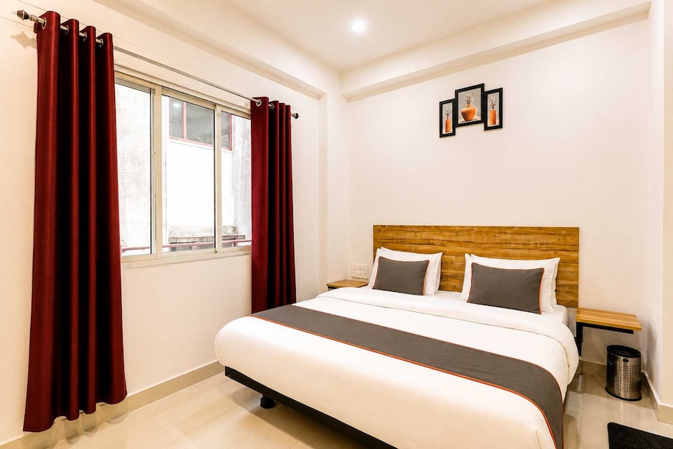 Hotel O Paliwal's Paradise, Golghar, Gorakhpur