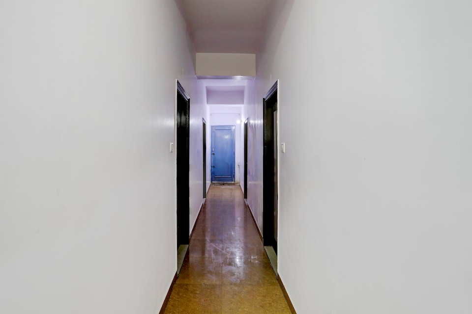 Hotel O Pluto Residency, Vaishali Kaushambi Metro, Ghaziabad