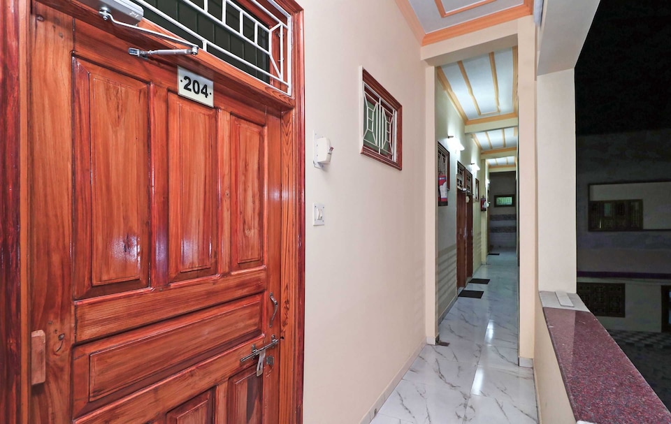 Hotel O Chaitdeep Palace Lawn and Guest House, Golghar, गोरखपुर