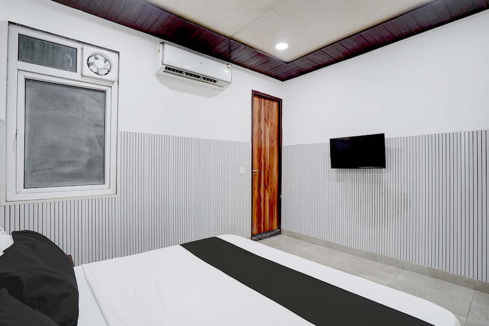 Hotel O The Villa Paradise, Pitampura - Rohini Delhi, Delhi