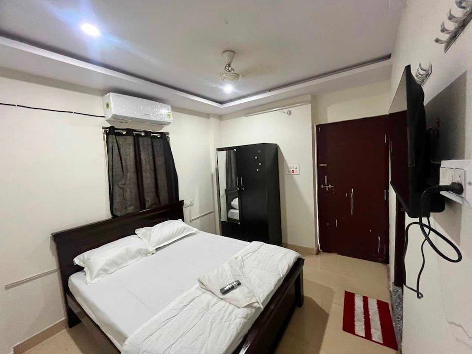 SPOT ON Rest Inn Hotel, Kondapur, Hyderabad