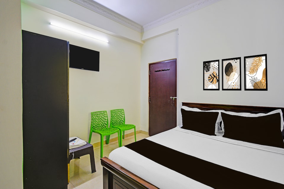 SPOT ON Rest Inn Hotel, Kondapur, Hyderabad