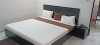 Hotel O DEV DARSHAN PAYING GUEST HOUSE