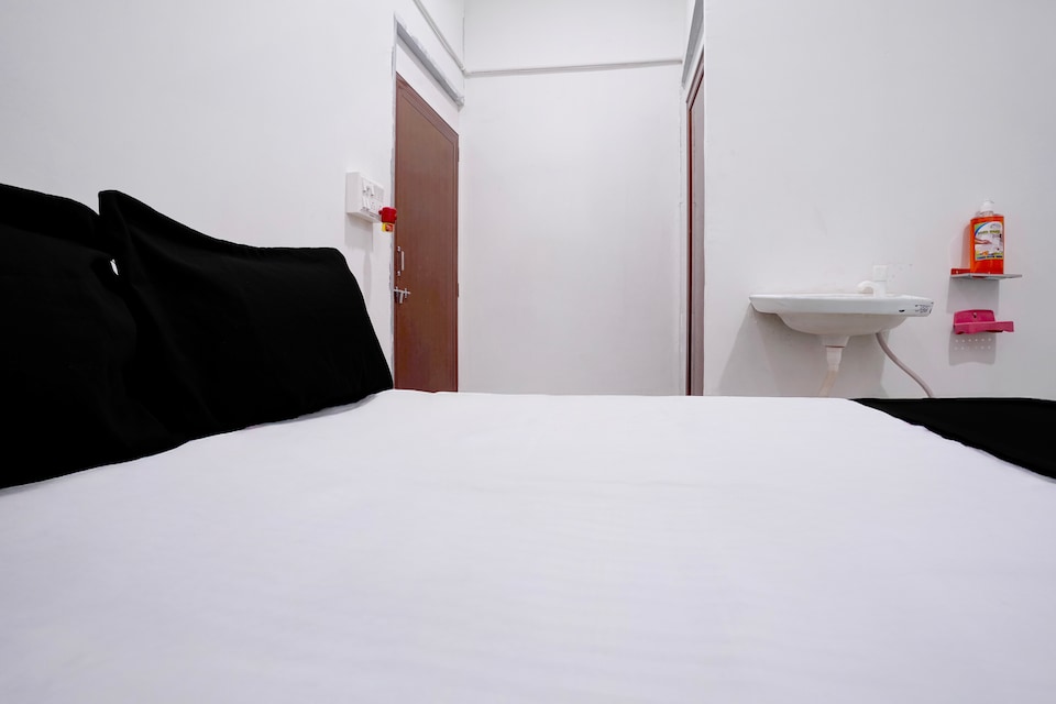Hotel O Awadh Hotel And Fastfood, Adalaj Gandhinagar, Gandhinagar