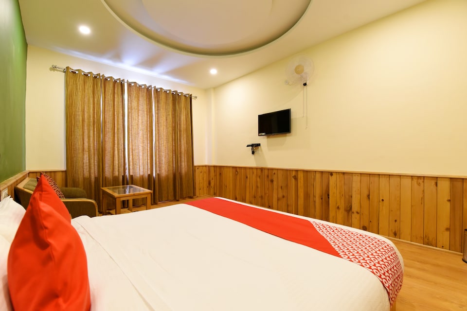 OYO 15348 Apple Town, NH 21 Manali, Manali