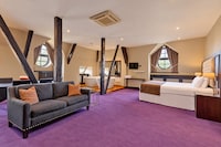 The Victoria Hotel, Bradford by Sunday