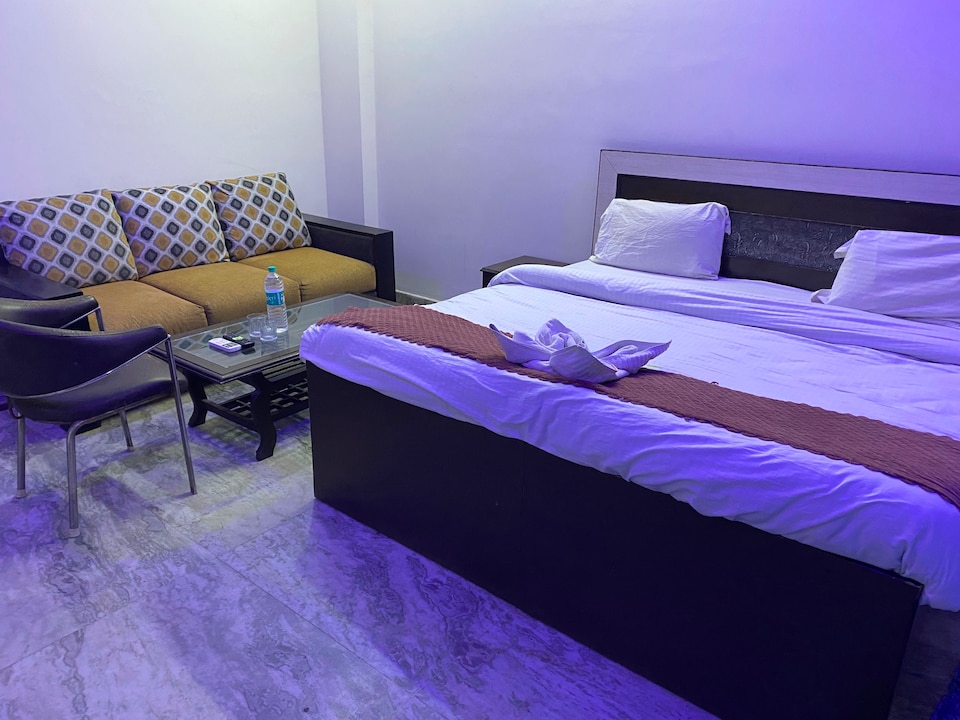 Hotel O RIDGEWOOD PALACE, Bhiwadi, Bhiwadi