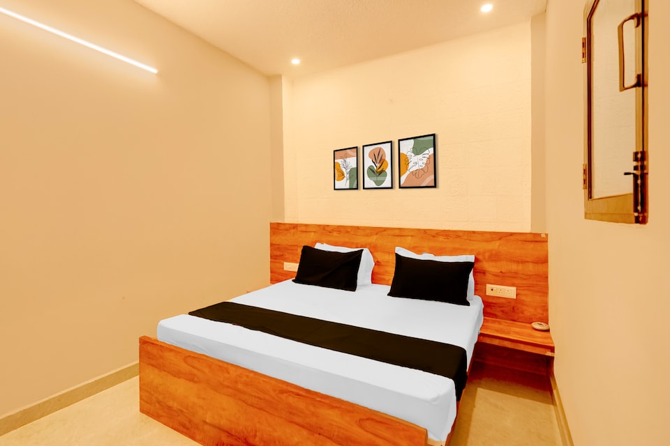 Hotel O Swarg Inn, Paschim Vihar Delhi, Delhi