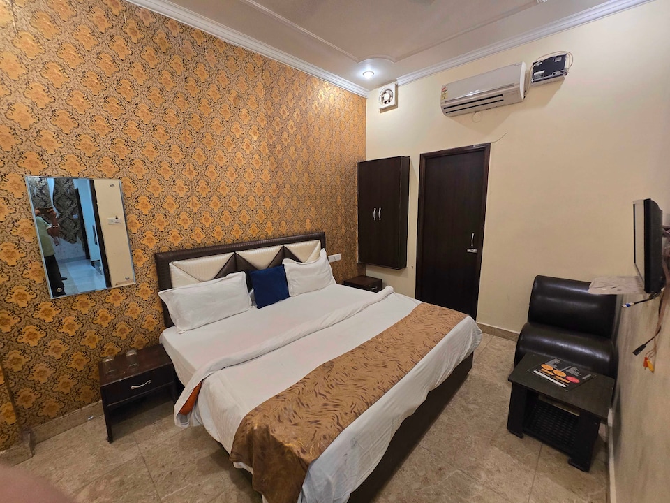Hotel O kaven grand, Golden Temple Road Amritsar, Amritsar