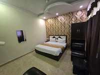 Hotel O golden shiva