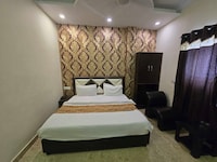 Hotel O golden shiva