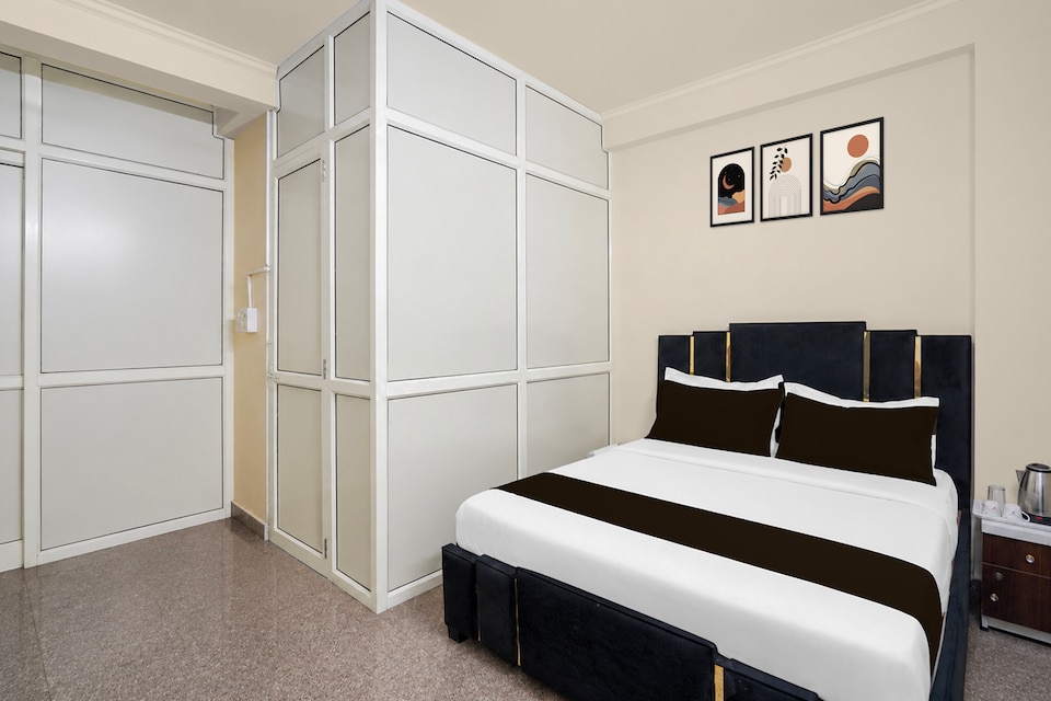 Hotel O Royal Villa, Rajouri Garden Delhi, Delhi