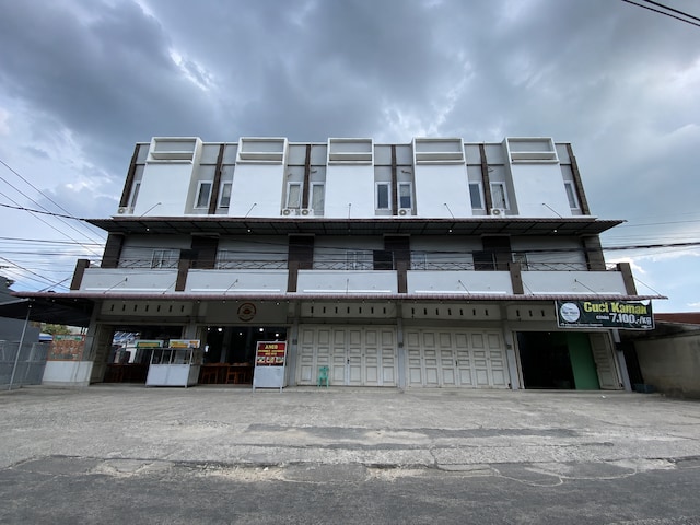 Collection O near Mall Ciputra formerly Lucky Stay