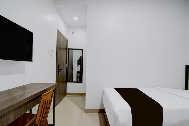Collection O near Mall Ciputra formerly Lucky Stay